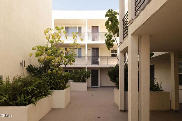 10609 Bloomfield Street 207, Los Angeles, CA 91602