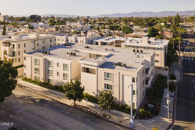 10609 Bloomfield Street 207, Los Angeles, CA 91602