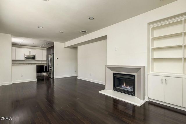 10609 Bloomfield Street 207, Los Angeles, CA 91602