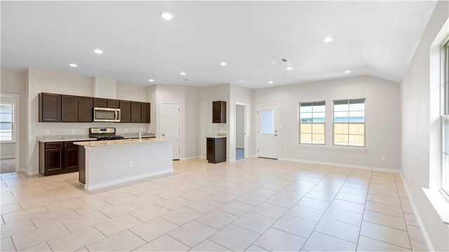 2673 Eltonne Garden Dr, Corpus Christi, TX 78415