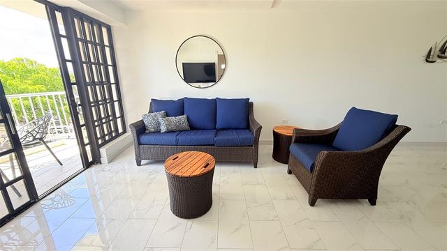 37 AVE. ISLA VERDE 303A, Carolina, PR 00979
