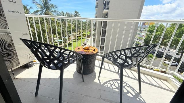 37 AVE. ISLA VERDE 303A, Carolina, PR 00979