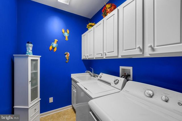 328 SENTINEL LN, Newark, DE 19702