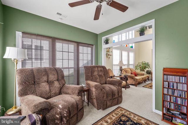 328 SENTINEL LN, Newark, DE 19702