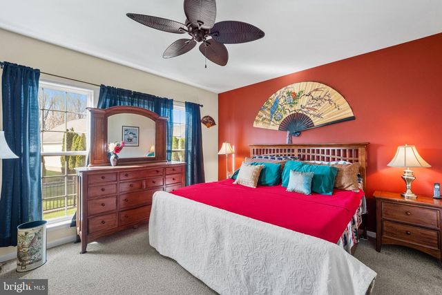 328 SENTINEL LN, Newark, DE 19702