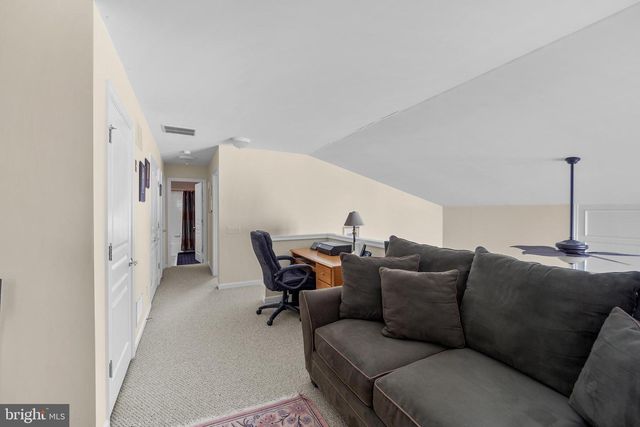 328 SENTINEL LN, Newark, DE 19702