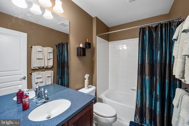 328 SENTINEL LN, Newark, DE 19702