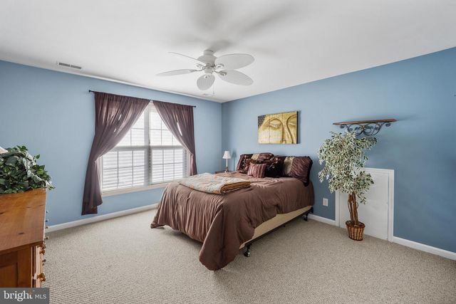 328 SENTINEL LN, Newark, DE 19702