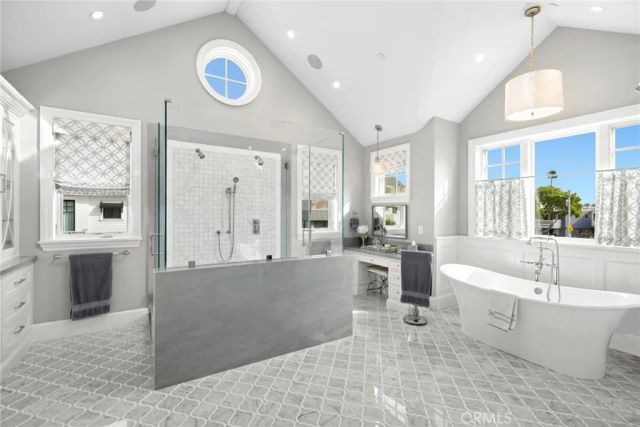 1324 E Balboa, Newport Beach, CA 92661