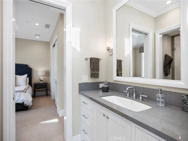 1324 E Balboa, Newport Beach, CA 92661