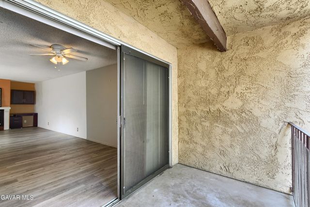 42935 15th Street Unit 8, Lancaster, CA 93534