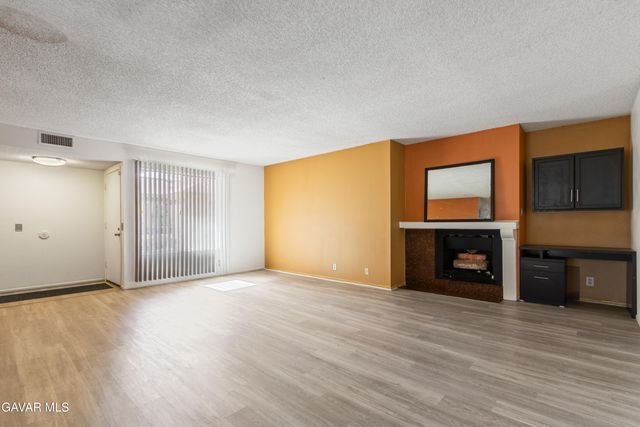 42935 15th Street Unit 8, Lancaster, CA 93534