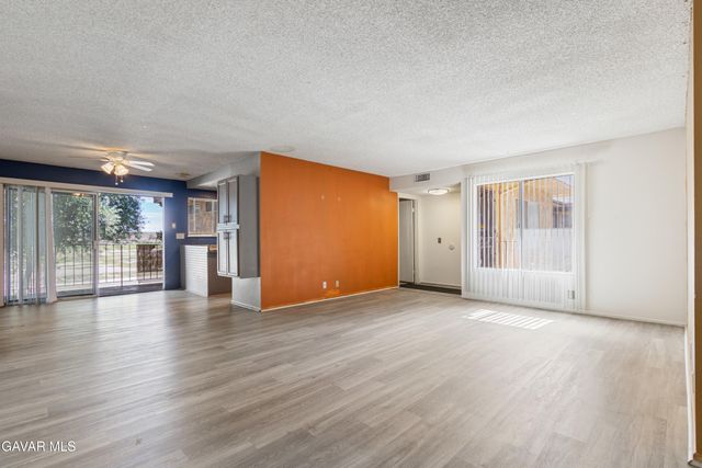 42935 15th Street Unit 8, Lancaster, CA 93534