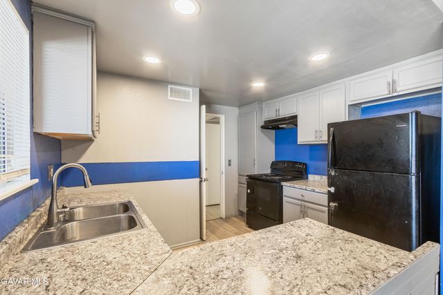 42935 15th Street Unit 8, Lancaster, CA 93534