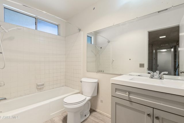 42935 15th Street Unit 8, Lancaster, CA 93534