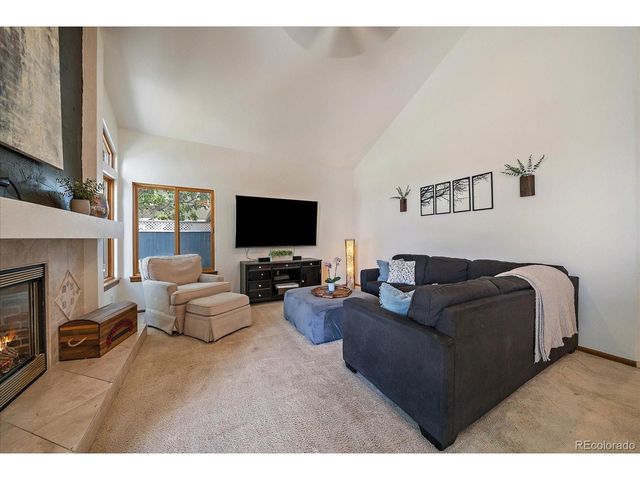 8247 W Chestnut Ave, Littleton, CO 80128