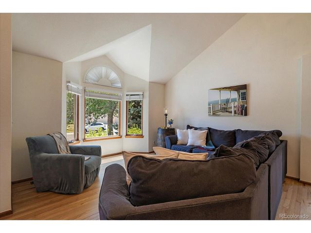 8247 W Chestnut Ave, Littleton, CO 80128