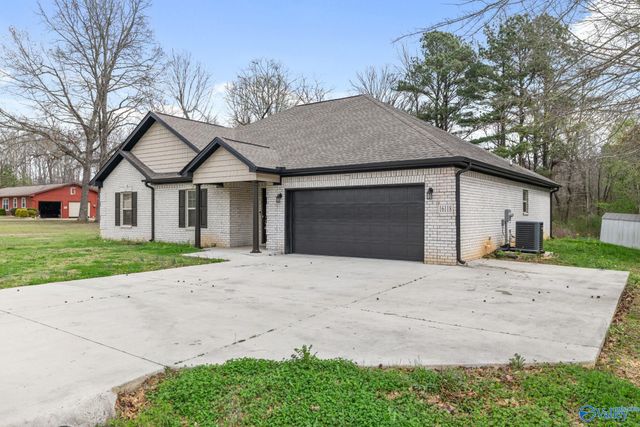 16118 Blackburn Lane, Athens, AL 35611