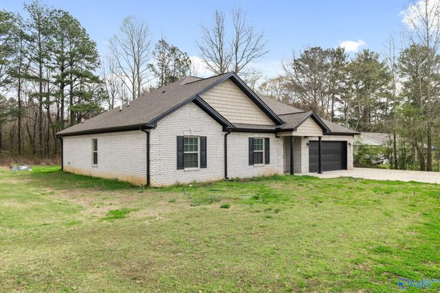 16118 Blackburn Lane, Athens, AL 35611