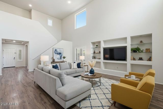 17953 W ALICE Avenue, Waddell, AZ 85355