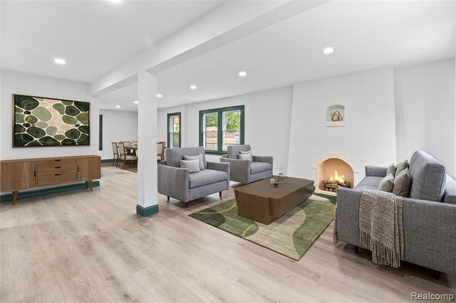 15781 Washburn Street, Detroit, MI 48238