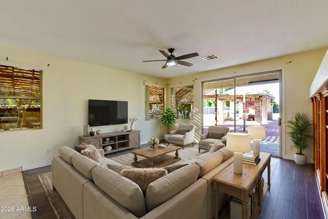 6788 W GREENBRIAR Drive, Glendale, AZ 85308