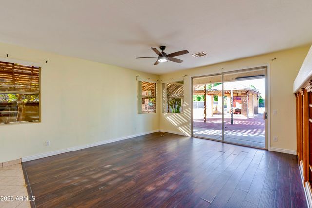 6788 W GREENBRIAR Drive, Glendale, AZ 85308