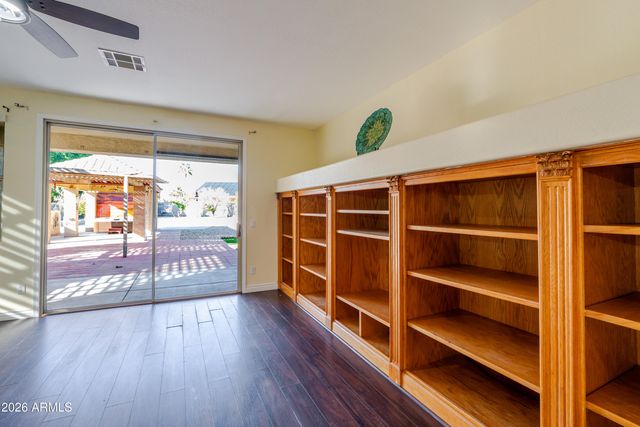 6788 W GREENBRIAR Drive, Glendale, AZ 85308