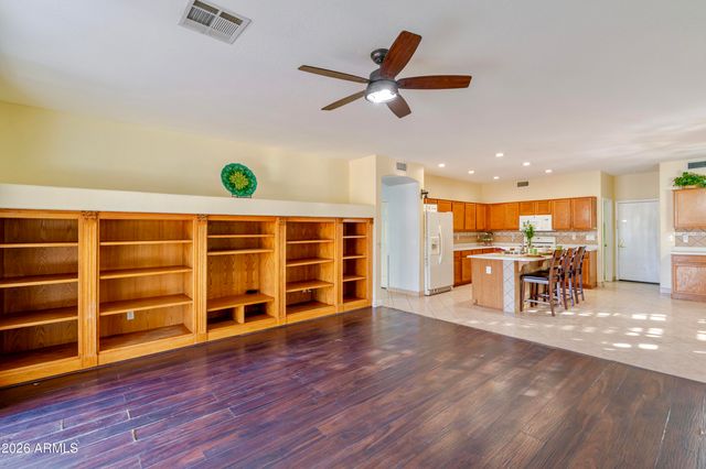 6788 W GREENBRIAR Drive, Glendale, AZ 85308