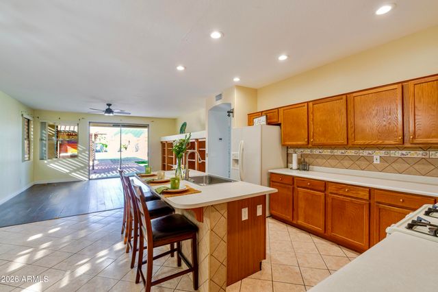 6788 W GREENBRIAR Drive, Glendale, AZ 85308