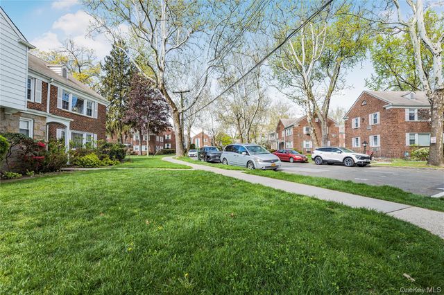 71 Lawrence Park Crescent 71, Bronxville, NY 10708