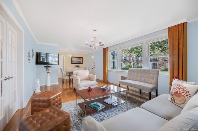 71 Lawrence Park Crescent 71, Bronxville, NY 10708