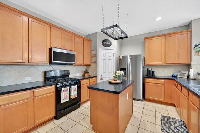624 Montgomery Drive, Lake Dallas, TX 75065