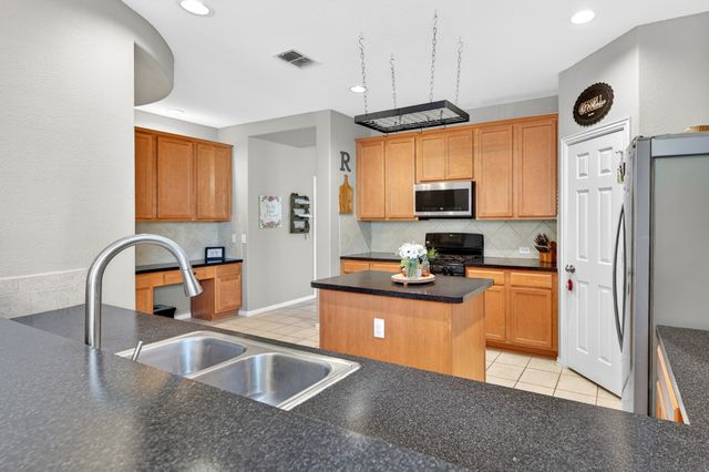 624 Montgomery Drive, Lake Dallas, TX 75065