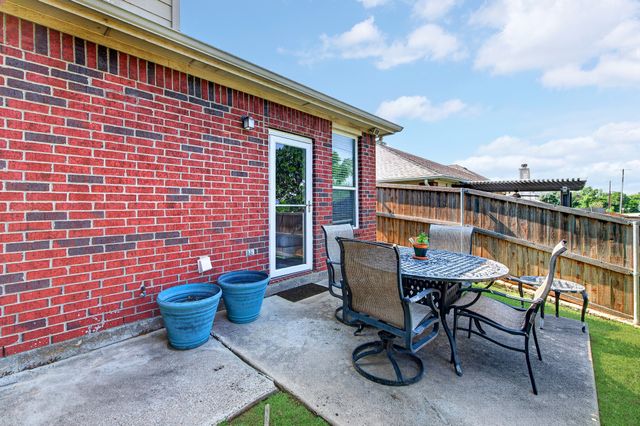 624 Montgomery Drive, Lake Dallas, TX 75065