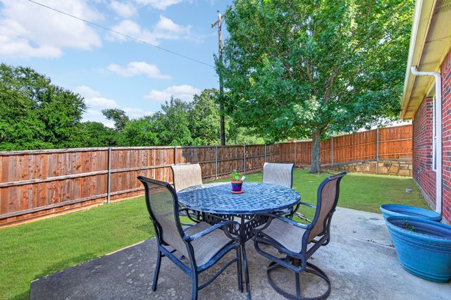 624 Montgomery Drive, Lake Dallas, TX 75065