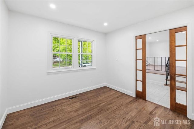91 SEYMOUR Terrace, Piscataway, NJ 08854