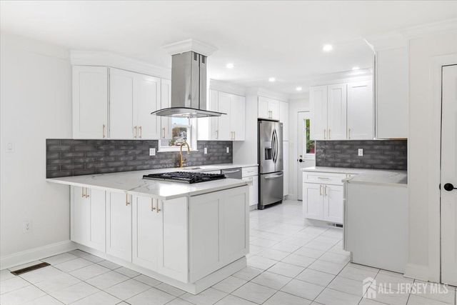 91 SEYMOUR Terrace, Piscataway, NJ 08854