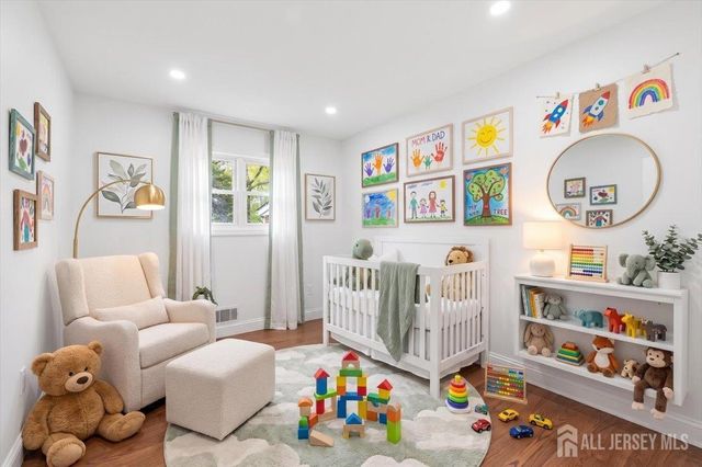 91 SEYMOUR Terrace, Piscataway, NJ 08854