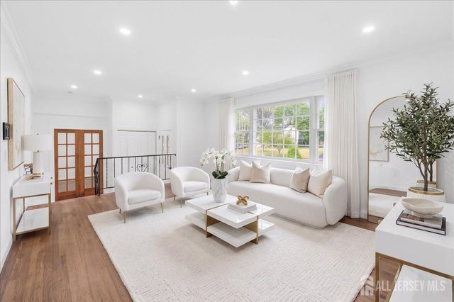 91 SEYMOUR Terrace, Piscataway, NJ 08854