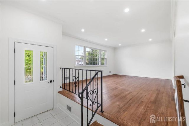91 SEYMOUR Terrace, Piscataway, NJ 08854
