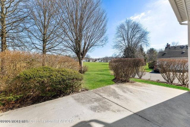 48 Rutland Lane, Monroe, NJ 08831