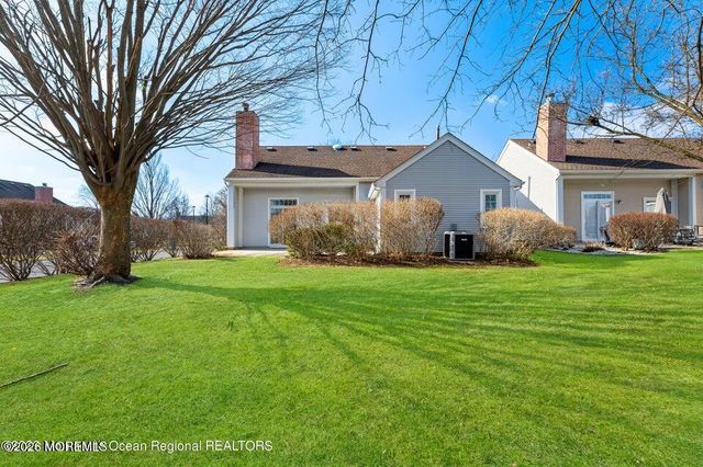48 Rutland Lane, Monroe, NJ 08831