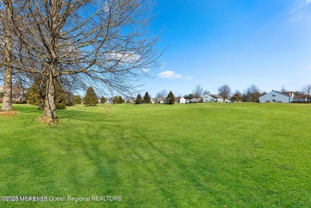 48 Rutland Lane, Monroe, NJ 08831