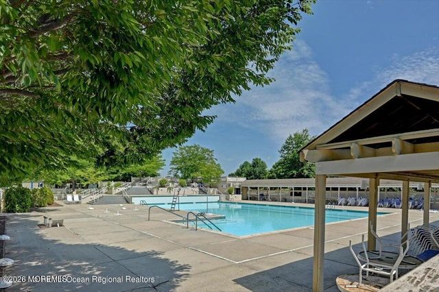 48 Rutland Lane, Monroe, NJ 08831