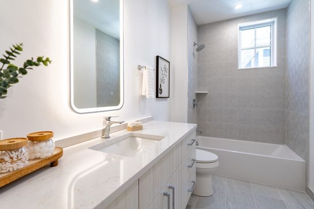 13 Bird St 2, Boston, MA 02125