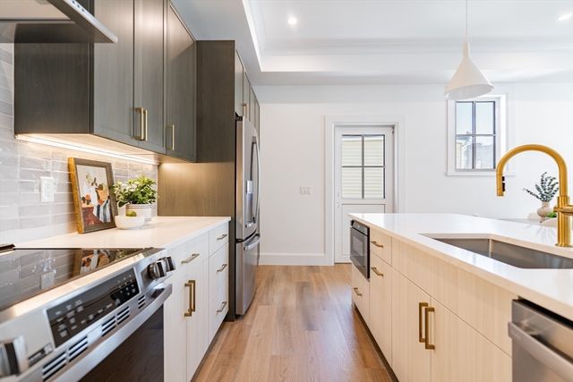 13 Bird St 2, Boston, MA 02125