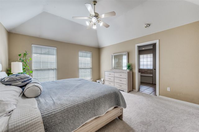 402 Horse Shoe Drive, Euless, TX 76039