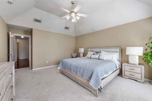 402 Horse Shoe Drive, Euless, TX 76039