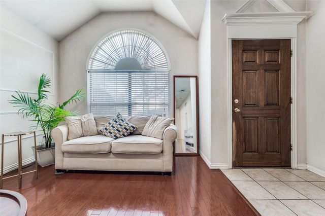 402 Horse Shoe Drive, Euless, TX 76039